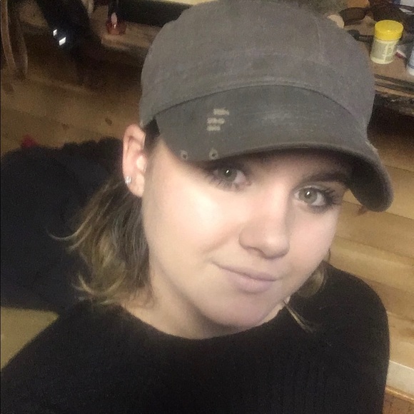 Meet your Posher, Jade - Picture 1 of 1